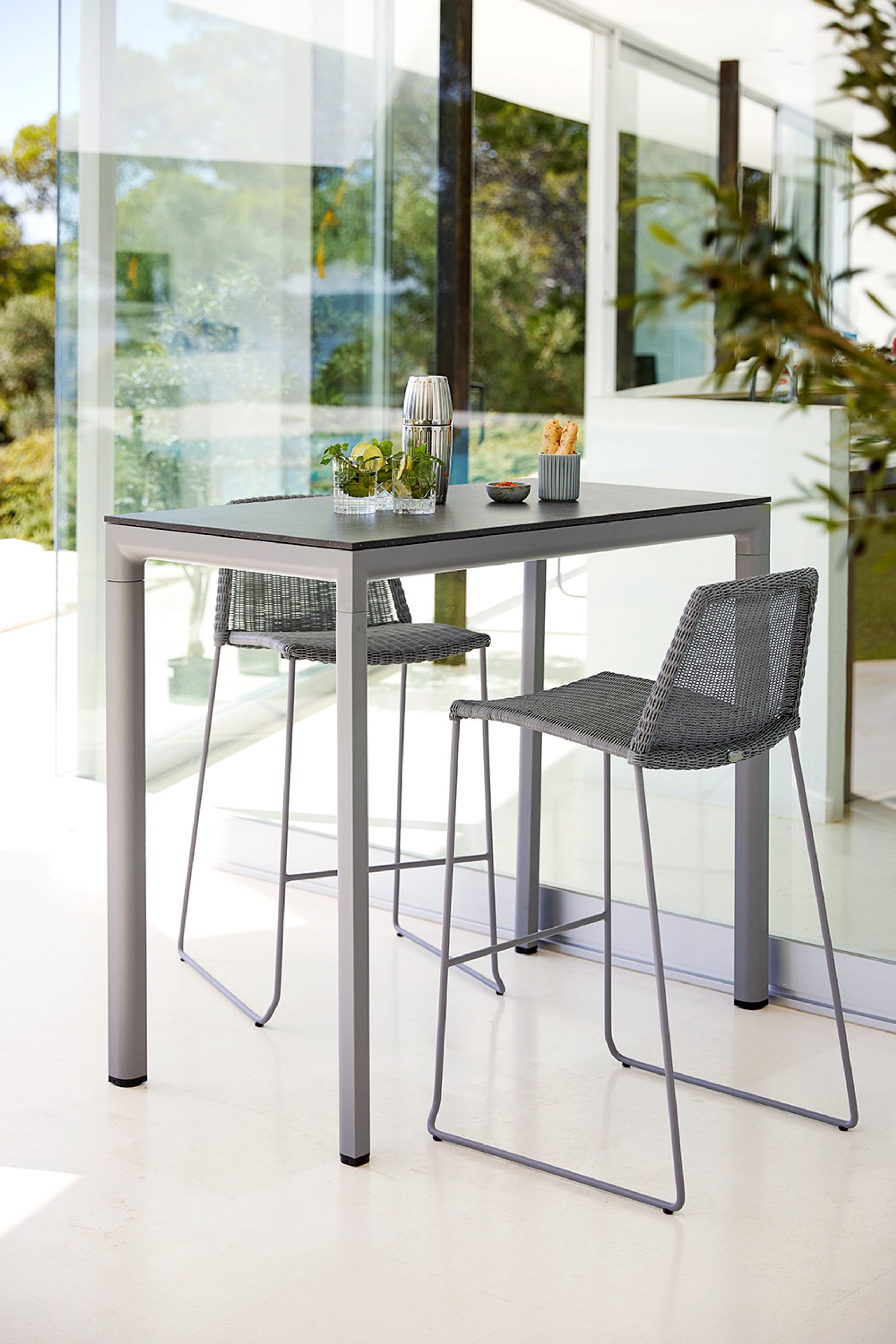 Cane-line - Table de jardin - Drop bar table - 150x75 - Frame: Lava Grey Aluminum / Tabletop: Black Fossil Ceramic