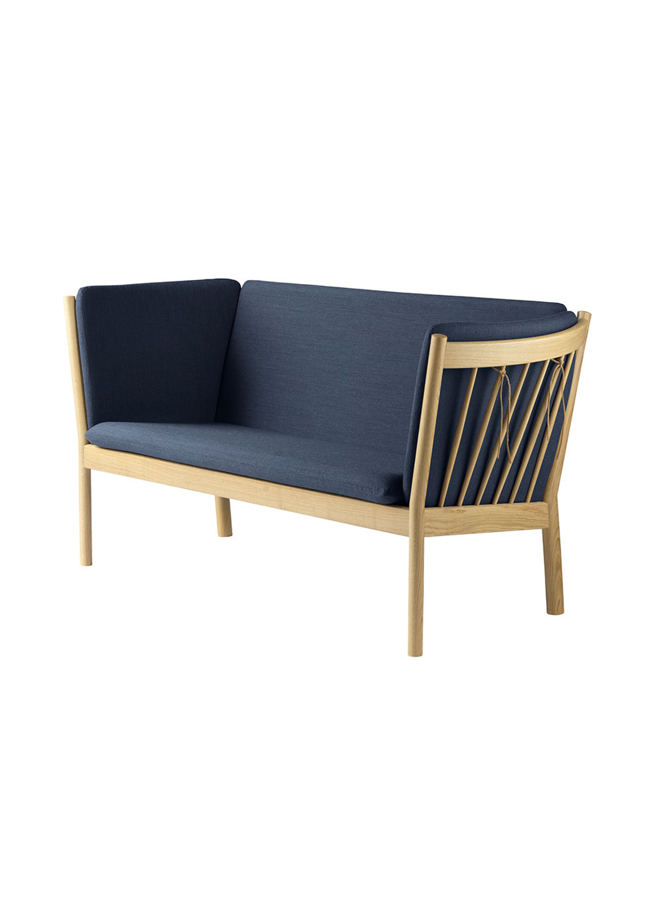 FDB Møbler / Furniture - Sofa - J148 2 pers by Erik Ole Jørgensen - Eg, Natur, Lakeret / Uld, Mørkeblå