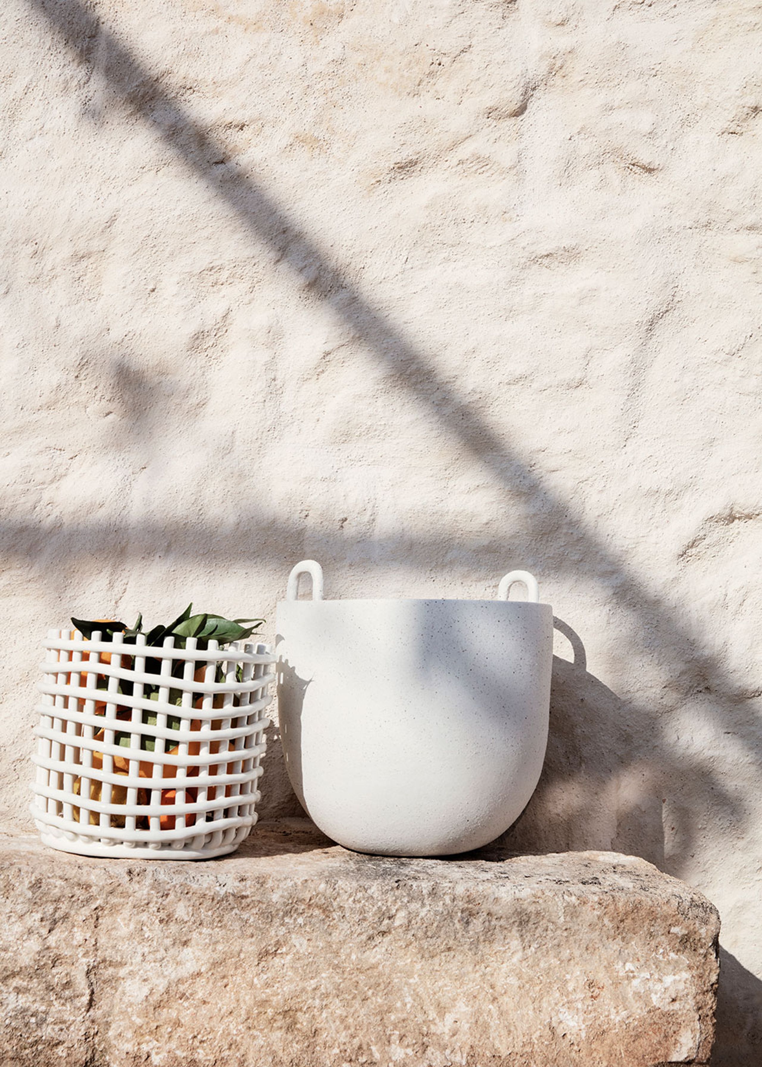 Ferm Living -  - Ceramic Basket - Large - Off White