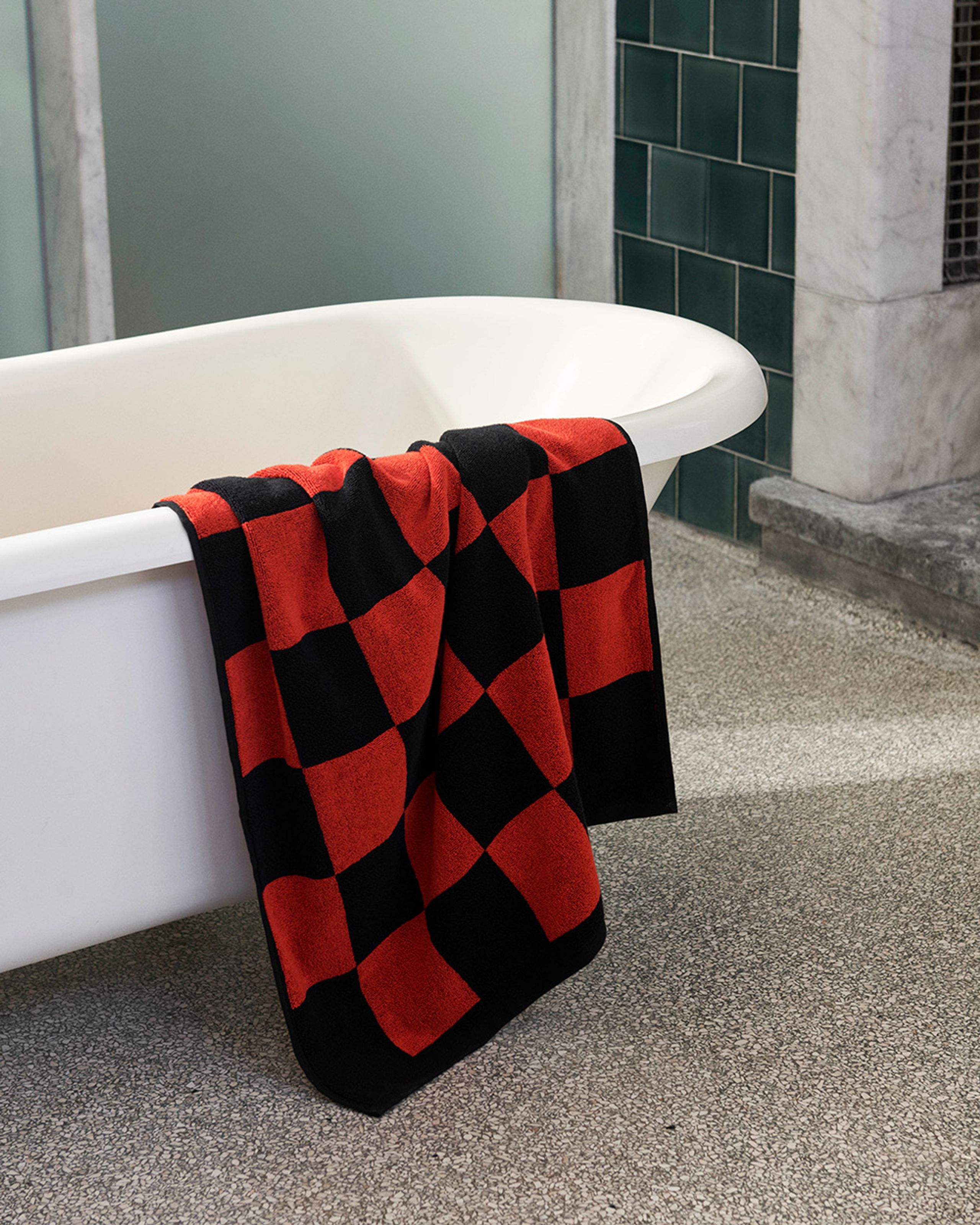HAY - Handtuch - Check Bath Towel - Poppy Red
