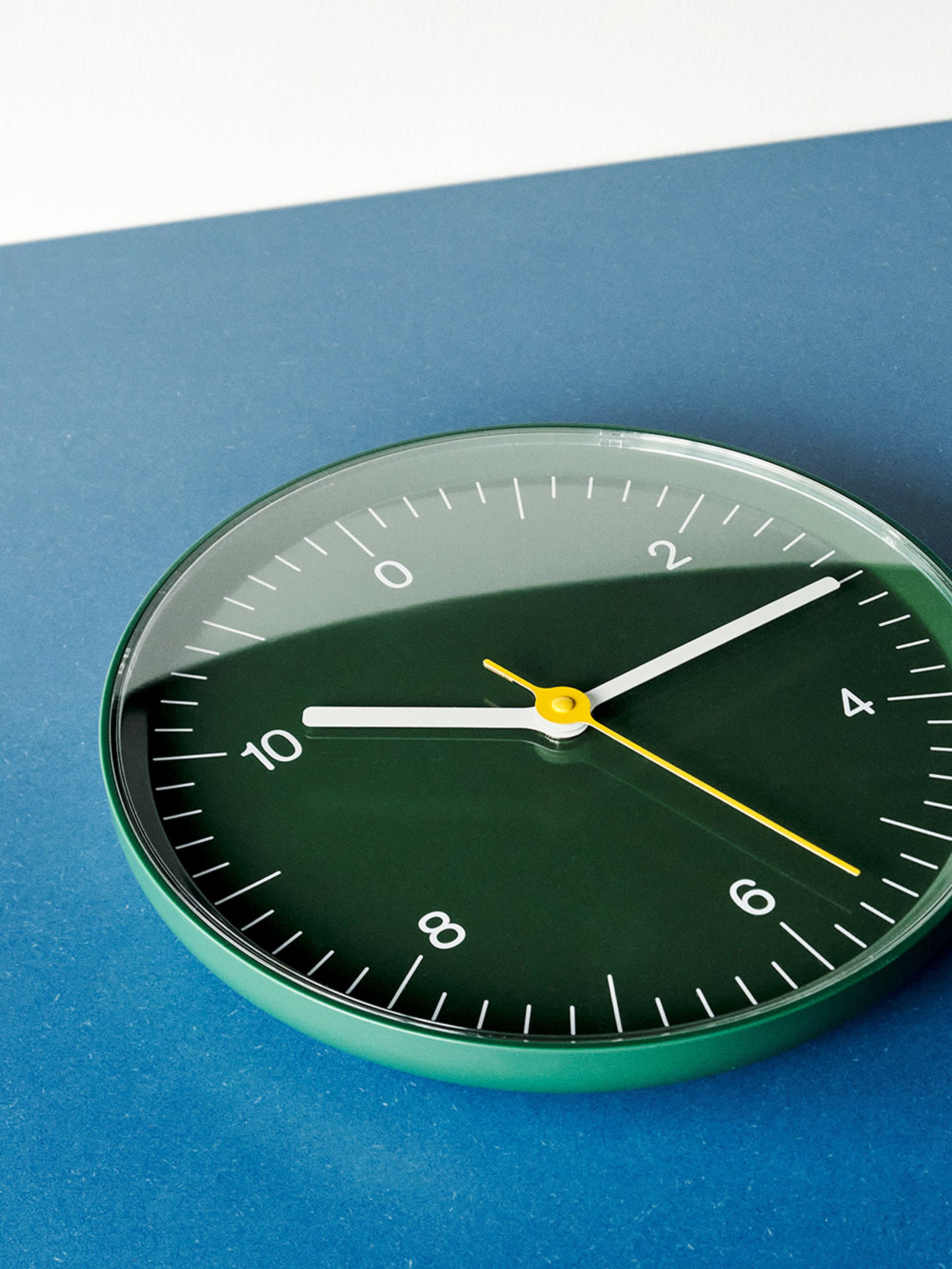 HAY - Horloge - Wall Clock - Green