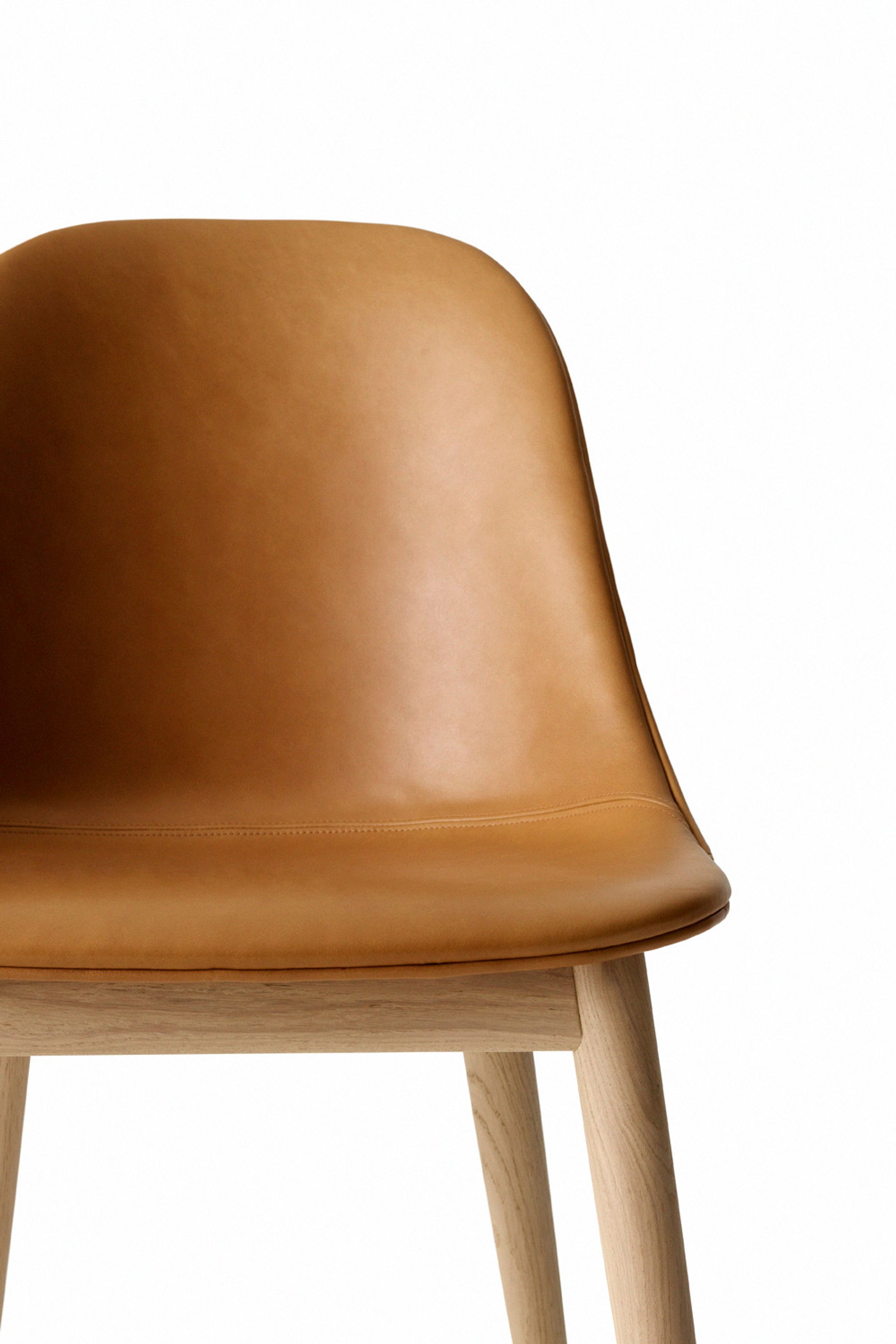 MENU - Cadeira - Harbour Dining Chair / Natural Oak Base - Upholstery: Dakar 0250