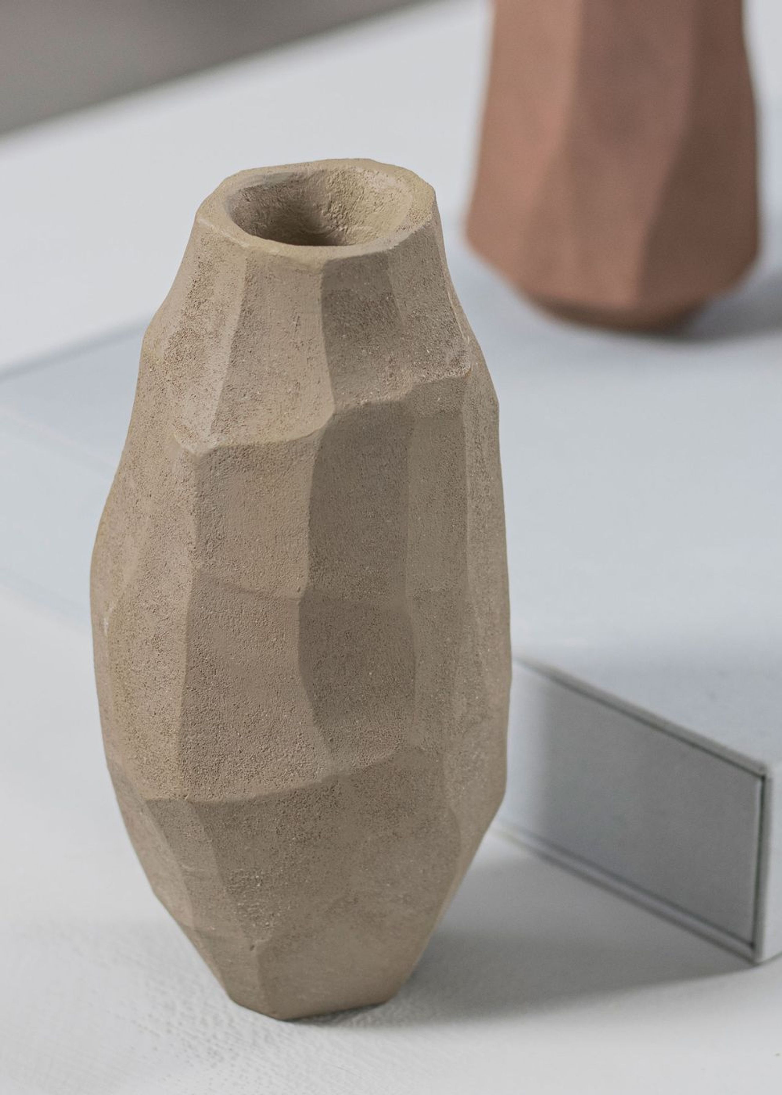 Mette Ditmer - Vase - ART PIECE Nuki Vase A  - Stone resin B