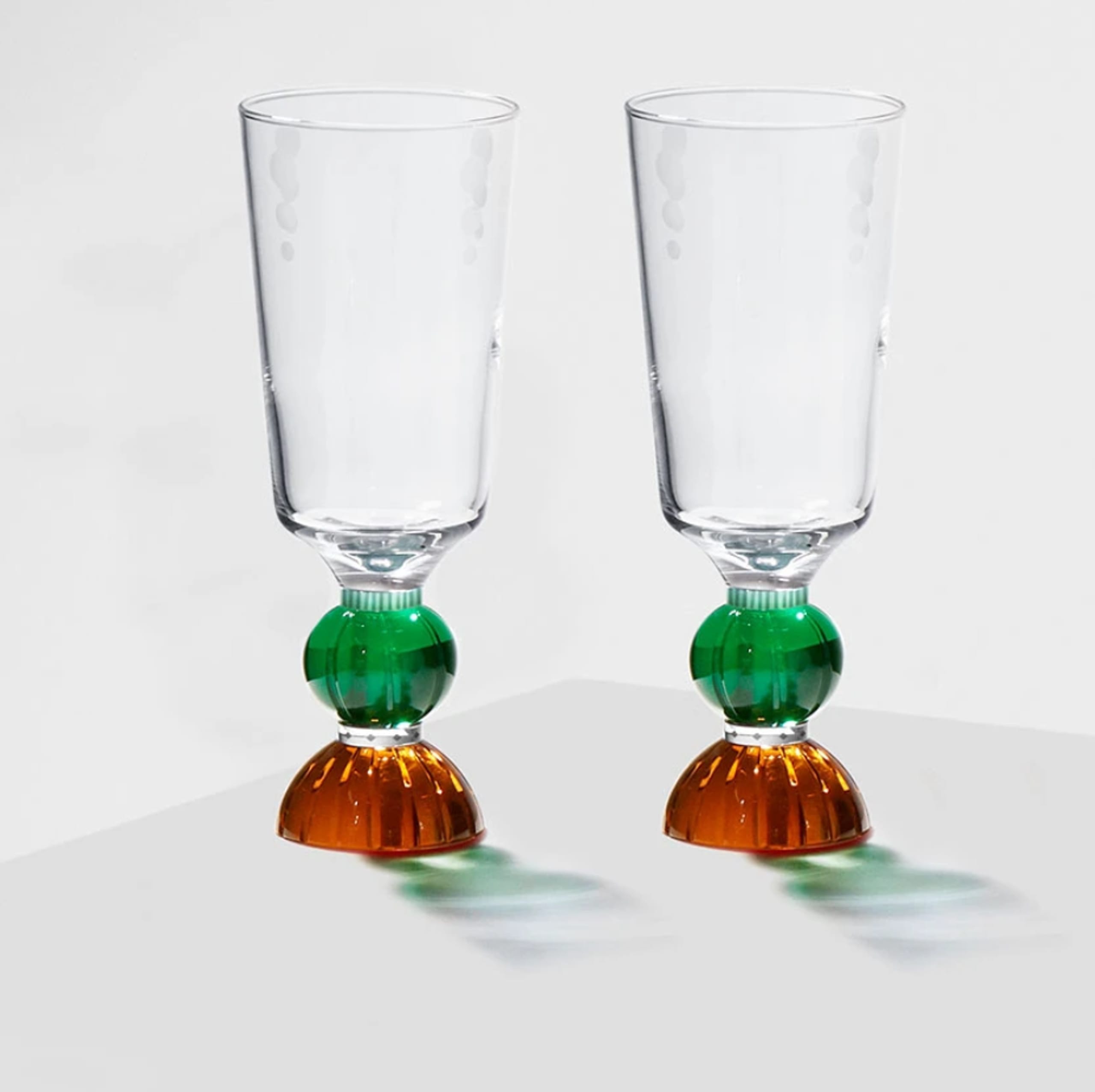 https://images.byflou.com/13/3/images/products/0/0/reflections-copenhagen-glas-windsor-tall-crystal-glass-clear-emerald-brown-mint-8545561.png.jpg