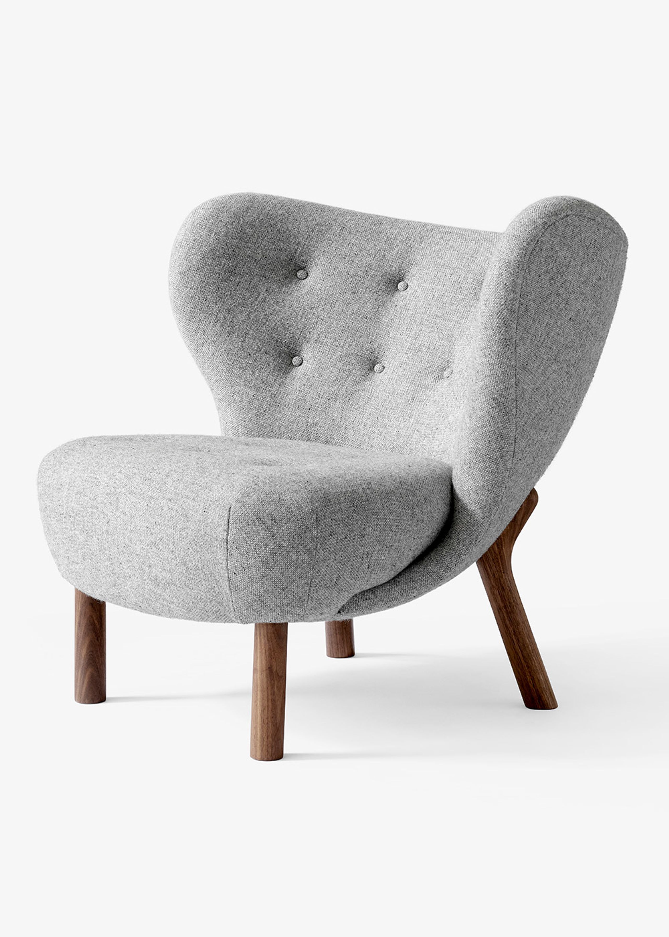 &tradition - Lounge stoel - Little Petra VB1 by Viggo Boesen - Walnut / Hallingdal 130