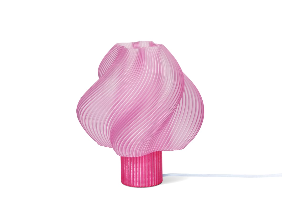 Crème Atelier – Soft Serve Table Lamp Grande – Bordslampa – Rose Sorbet – H: 34 cm W: 30 cm