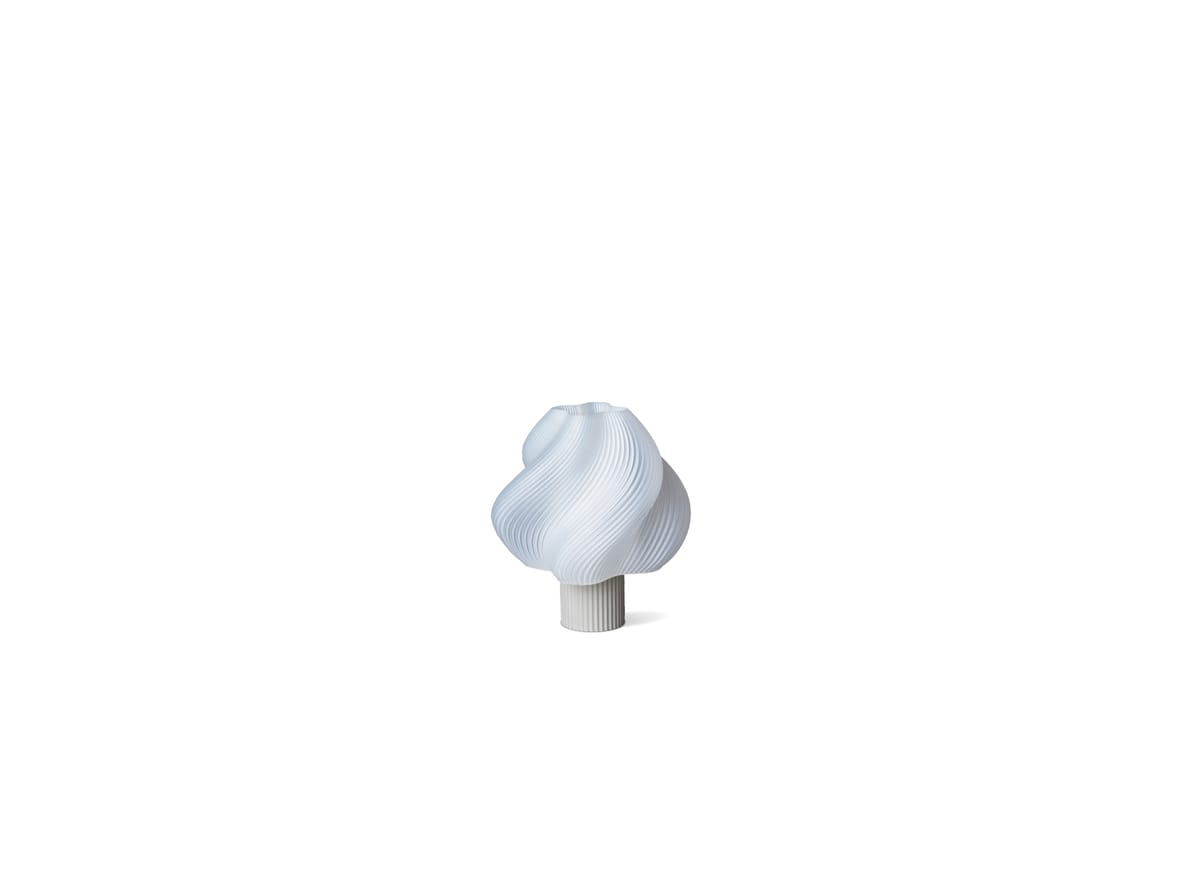 Crème Atelier – Soft Serve Table Lamp Portable – Bordslampa – Vanilla bean – H: 23 cm W: 20.5 cm