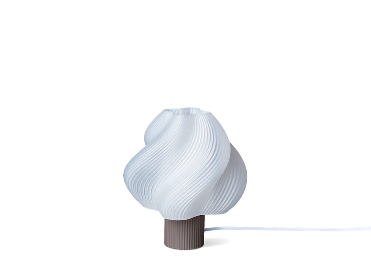 Crème Atelier – Soft Serve Table Lamp Regular – Bordslampa – Mocha – H: 26 cm W: 23 cm