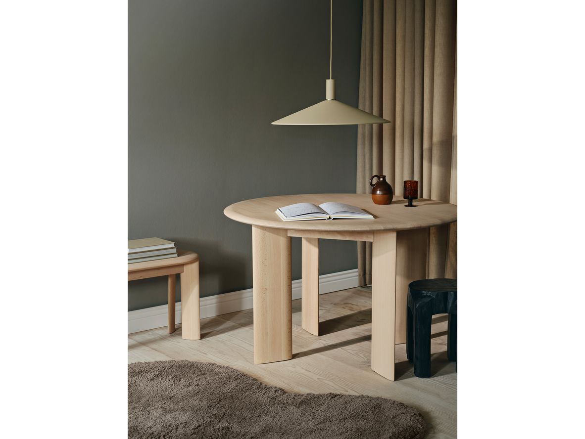 Alternativ bild 1 för Ferm Living - Bevel Table - Round - Matbord - Bevel Table - Round Ø117 - White Oiled Oak - W117 x D117 x H73 cm