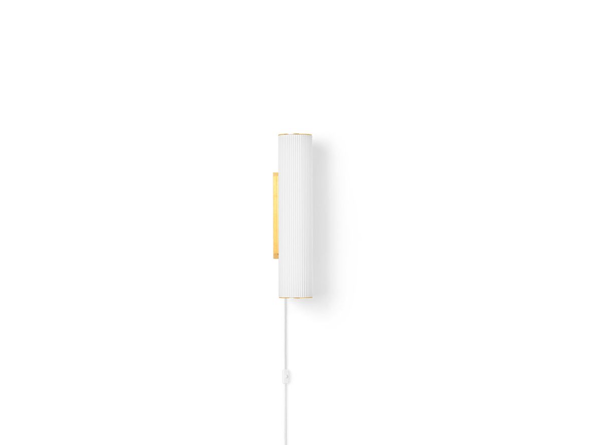 Ferm Living – Vuelta Wall Lamp – Vägglampa – White/Brass – 40 – Ø: 8.4 x H: 40 cm