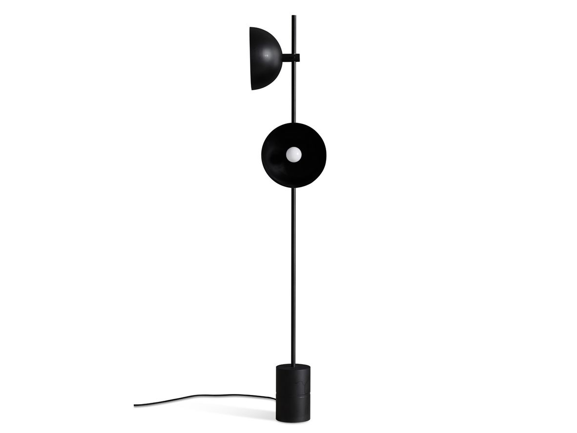 Handvärk - Studio Floor Lamp by Laura Bilde - Golvlampa - Black Base - Black Shade - H: 165 x L: 25 x D: 12,5 cm