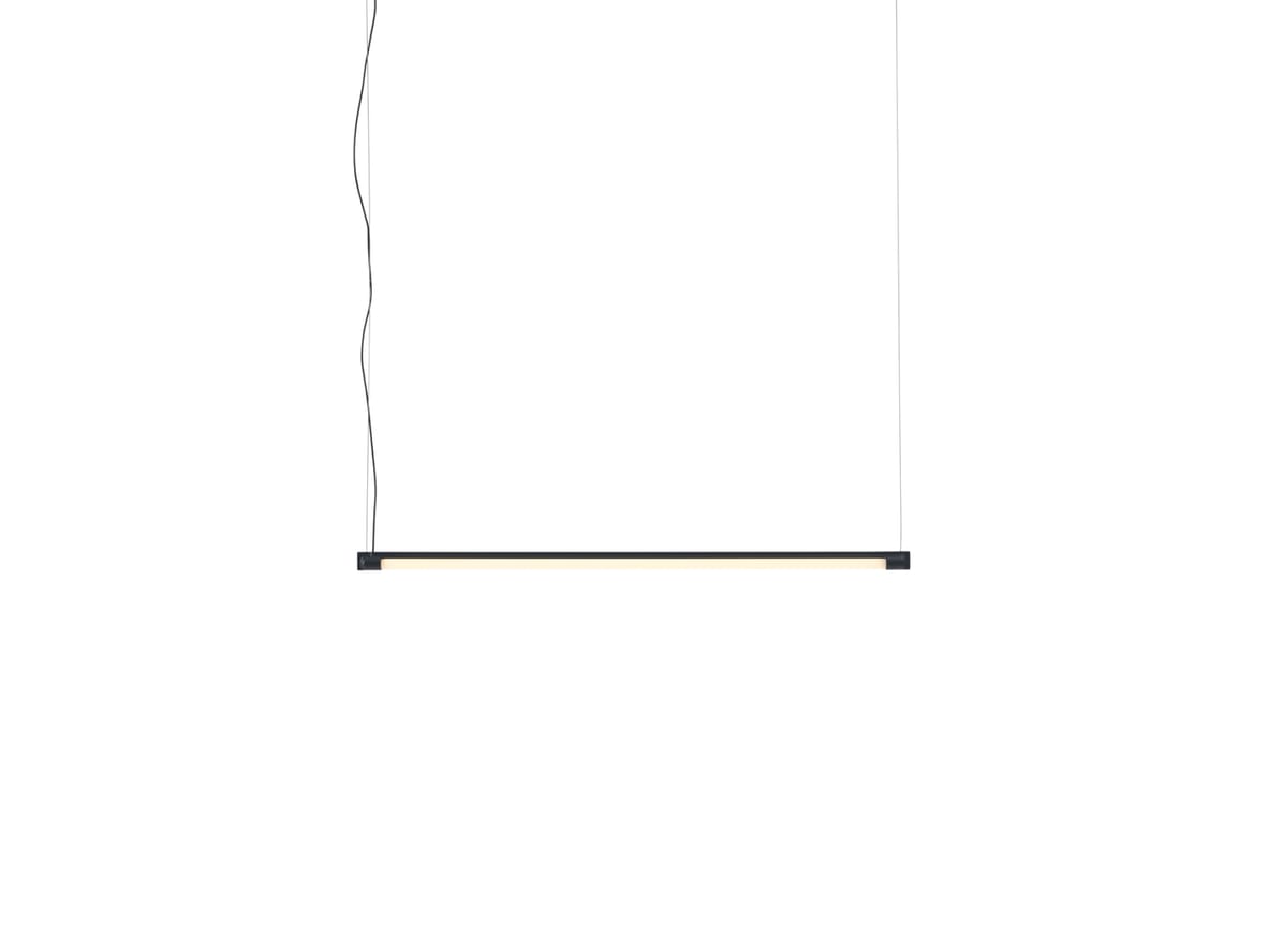 Muuto – Fine Suspension Lamp – Hängande lampa – Black – H1,8 x W120 x D2,4 cm