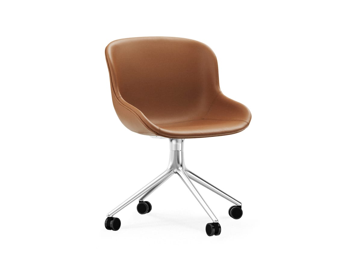 Produktfoto för Normann Copenhagen - Hyg Chair Swivel 4W - full upholstery - Kontorsstol - Ultra leather brandy - Aluminum - H: 84 x L: 54 x D: 53,5 x SH: 46 cm