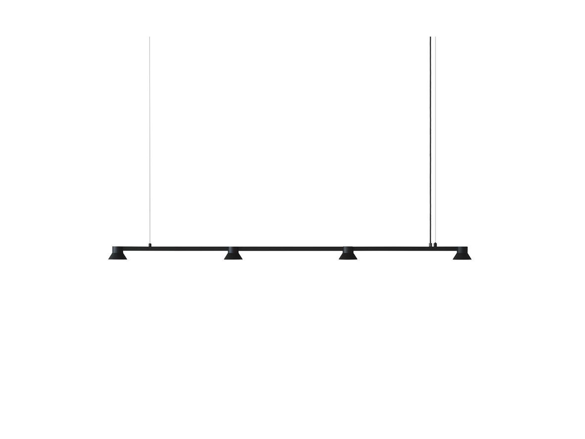 Normann Copenhagen – Hat Lamp Linear Large  – Hängande lampa – Black – W167 x H6 cm