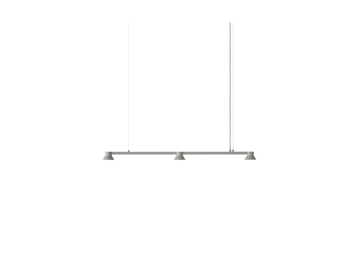 Normann Copenhagen – Hat Lamp Linear Small  – Hängande lampa – Warm Grey – W115 x H6 cm