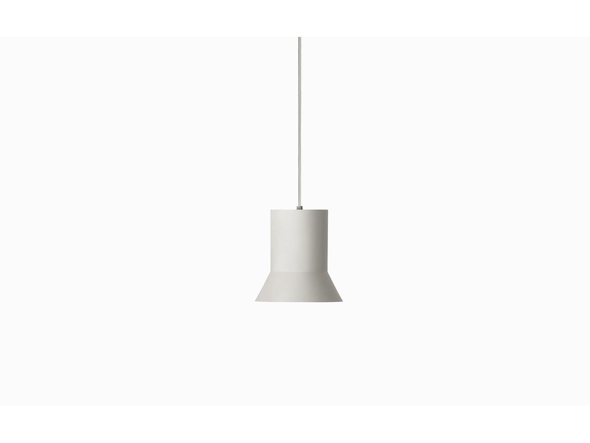 Normann Copenhagen – Hat Lamp Medium – Hängande lampa – Warm Grey – H20 x Ø19 cm