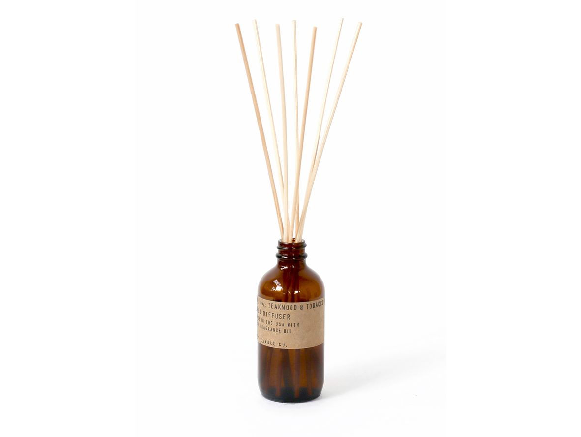P.F. Candle Co. - Reed Diffusers - Doftfräschare - No. 04 Teakwood & Tobacco - 103 ml / 3,5 oz