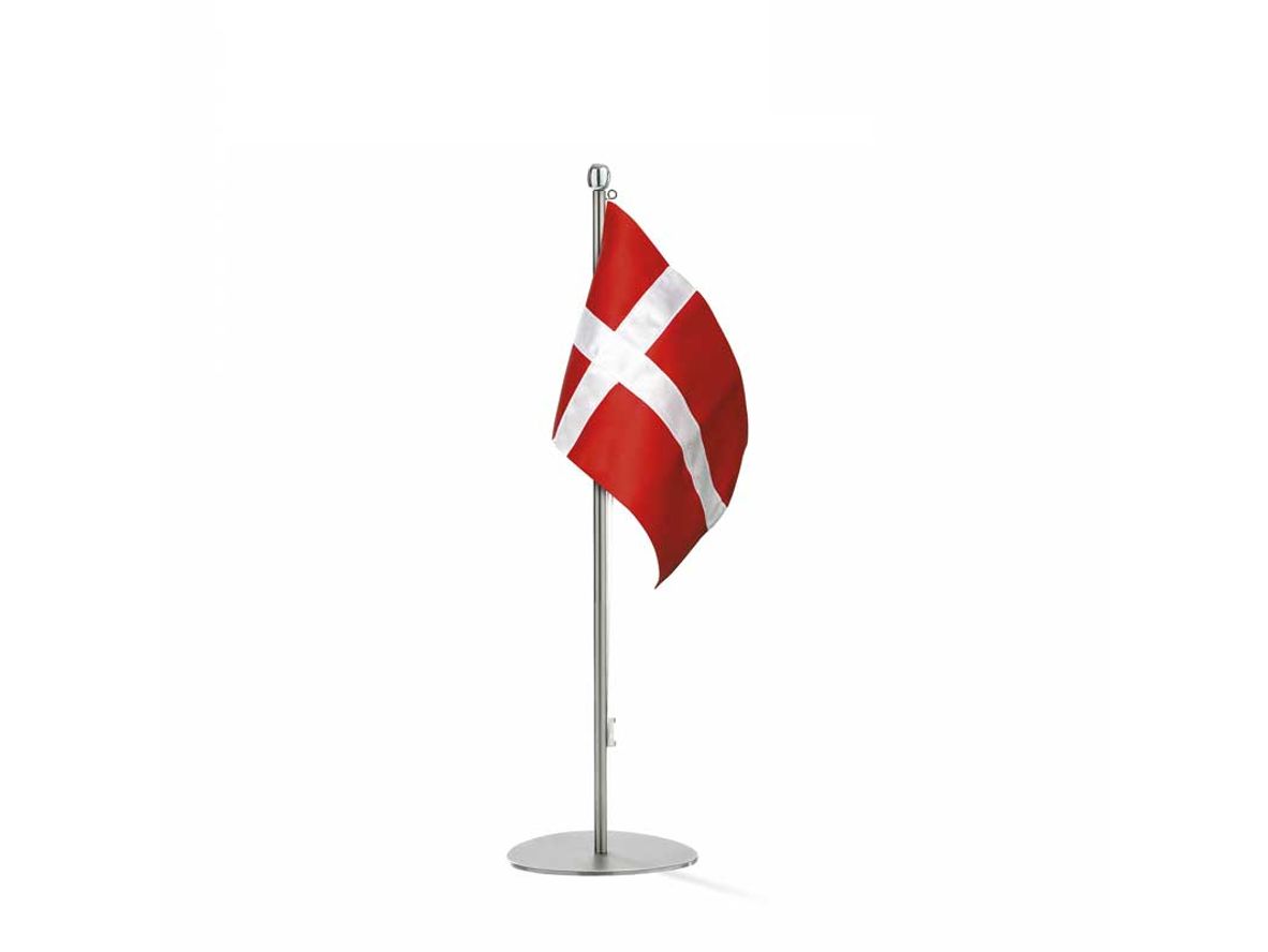 Produktfoto för Piet Hein - Bord-flagstang  - Flagga - Bord-flagstang (35-cm) med DANSK flag - H35 x W9 D9 cm