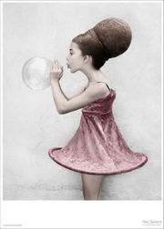 The girl blowing the bubble (Vendu)