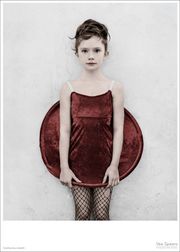 The girl in the red dress / Untitled #18 (Myyty loppuun)