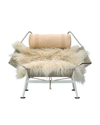 PP Møbler - Loungestol - pp225 Flag Halyard Chair / By Hans J. Wegner - Natural Flag Halyard / Vegetal Leather Nature 20090 / White Lacquered Steel / Assorted Sheepskin