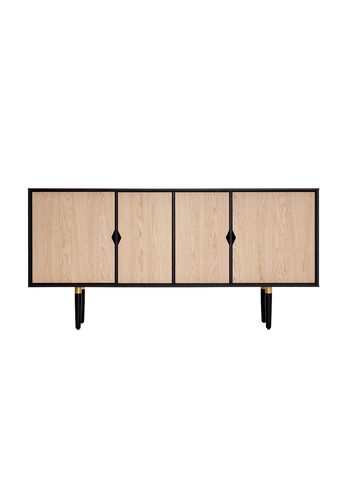 Andersen Furniture - Byrå - Unique's Sideboard - Black base / Oak veneer fronts - Incl. 4 shelves