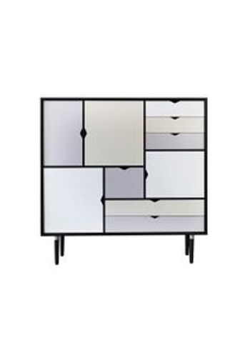 Andersen Furniture - Crédence - S3 storage sideboard - Sortlakeret Eg / Iron, Silver, Pumice