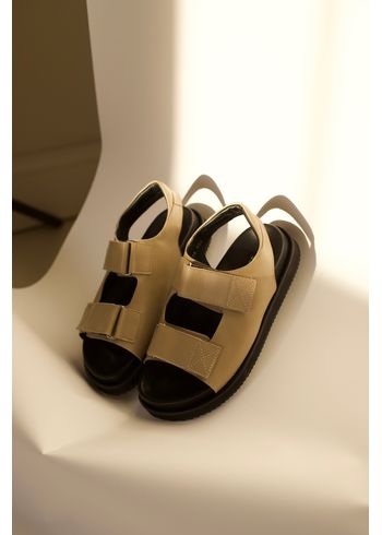 Angulus - Sandals - Sandal 5697-101 - Black/ Beige
