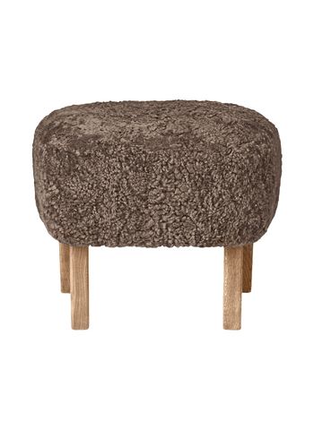 By Lassen - Lounge stoel - Ingeborg fodskammel - Sheepskin / Sahara / Natural Oak