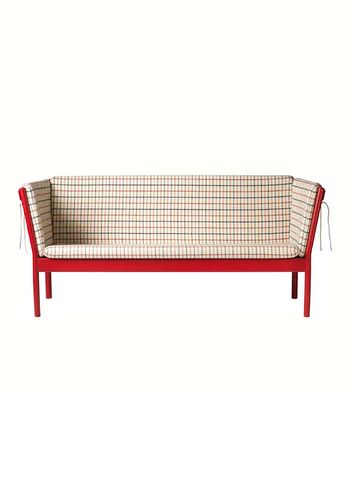 FDB Møbler / Furniture - Sofa - J149 3 pers by Erik Ole Jørgensen - Eg, Ruby Red, Malet / Rødternet Hestedækken