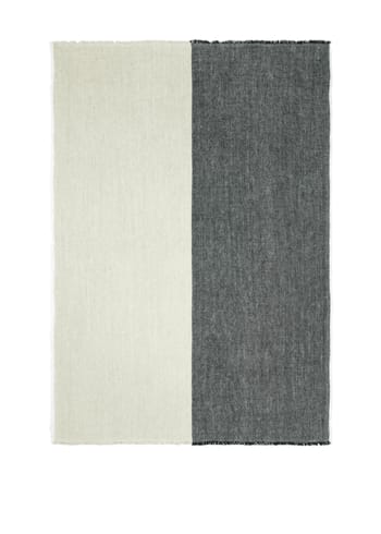 Ferm Living - Károvaný - Pila Linen Throw - Black/Elm Green