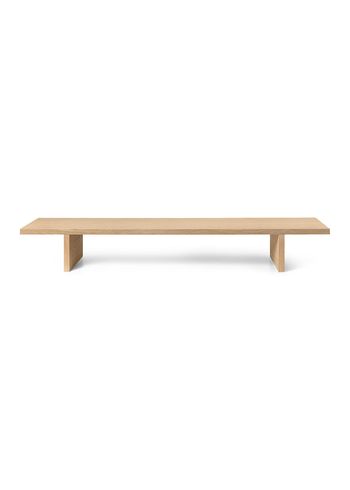 Ferm Living - Bettrahmen - Kona Display Table - Natural Oak Veneer