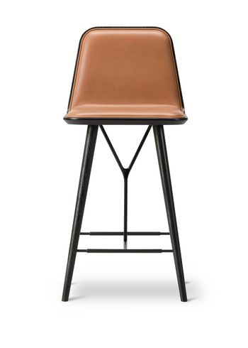 Fredericia Furniture - Bar stool - Spine Wood Barstool 1731 by Space Copenhagen - Max 95 Cognac / Black Lacquered Oak