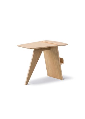 Fredericia Furniture - Tafel - Risom Magazine Table by Jens Risom - Lacquered Oak