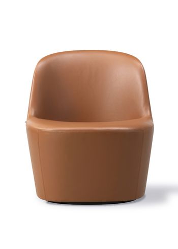 Fredericia Furniture - Loungestol - Gomo Lounge Chair 5721 by Hugo Passos - Max 95 Cognac