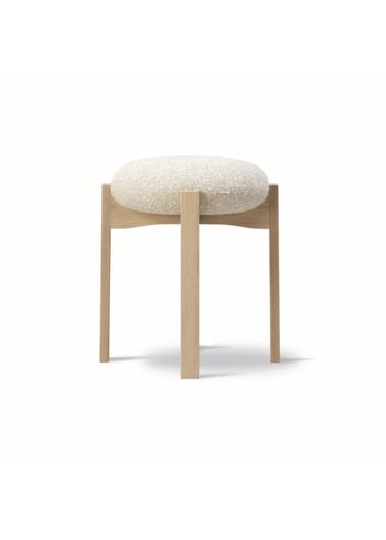 Fredericia Furniture - Kruk - Pioneer Stool 6830 / By Maria Bruun - Zero 0001 / Oak Lacquered