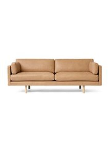 Fredericia Furniture - Canapé - EJ220 2-seater Sofa 2052 by Erik Jørgensen - Max 91 Nutshell / Soaped Oak