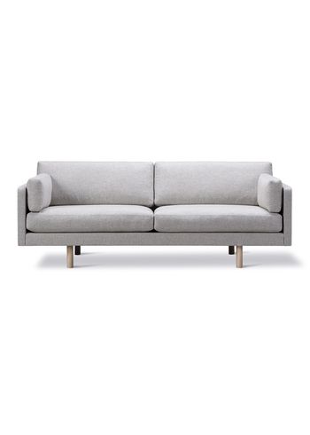 Fredericia Furniture - Sofá - EJ220 2-seater Sofa 2062 by Erik Jørgensen - Bardal 220 / Soaped Oak