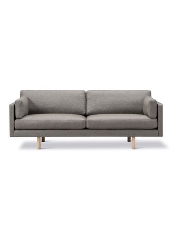 Fredericia Furniture - Soffa - EJ220 2-seater Sofa 2062 by Erik Jørgensen - Bardal 860 / Soaped Oak