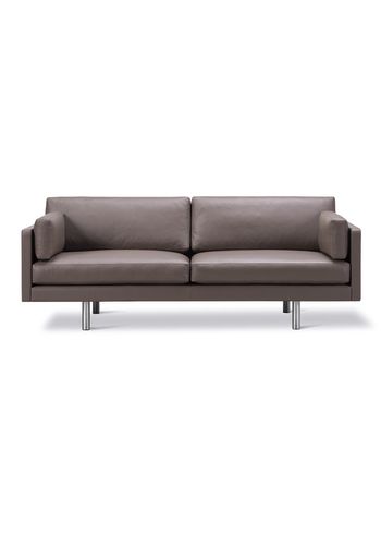 Fredericia Furniture - Couch - EJ220 2-seater Sofa 2062 by Erik Jørgensen - Omni 320 Dark Clay / Brushed Chrome