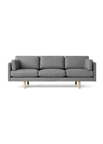 Fredericia Furniture - Sofá - EJ220 3-seater Sofa 2033 by Erik Jørgensen - Ruskin 34 / Soaped Oak