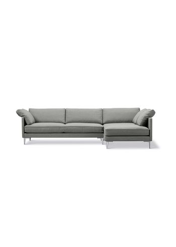 Fredericia Furniture - Sofá - EJ295 Chaise Sofa 2945 by Erik Jørgensen Studio - Foss 142/Chrome