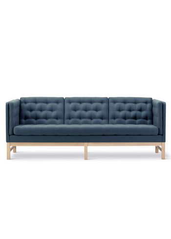 Fredericia Furniture - Canapé - EJ315 Sofa 1523 by Erik Ole Jørgensen - Luce 007 / Soaped Oak