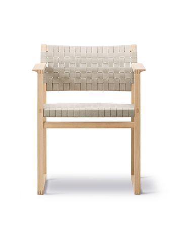 Fredericia Furniture - Dining chair - BM62 Armchair 3362 by Børge Mogensen - Natural Linen Webbing / Lacquered Oak