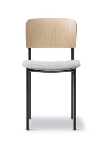 Fredericia Furniture - Spisebordsstol - Plan Chair 3413 by Edward Barber & Jay Osgerby - Lacquered Oak & Re-wool 128 / Black