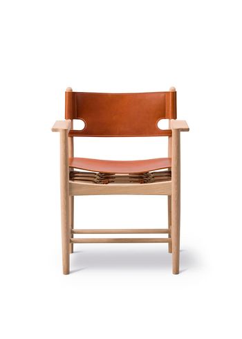 Fredericia Furniture - Chaise - The Spanish Chair 3238 by Børge Mogensen - Oiled Oak / Cognac Saddle Leather