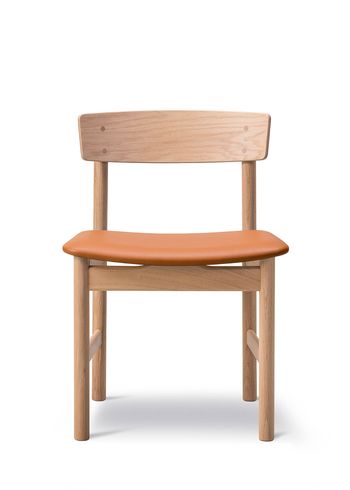 Fredericia Furniture - Stoel - Mogensen Chair 3236 by Børge Mogensen - Soaped Oak / Omni 307 Cognac