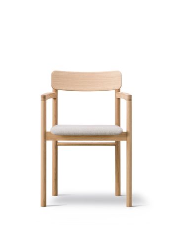 Fredericia Furniture - Chaise à manger - Post Chair 3446 by Cecilie Manz - Sunniva 717 / Lacquered Oak