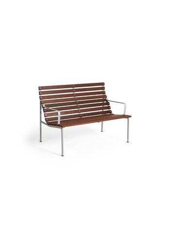 HAY - Záhradný stôl - Traverse Lounge Bench W. Arm - Heat Treated Oiled Ash / Aluminium