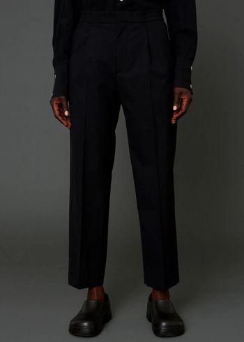 HOPE - Calças - Pace Trousers - Black Suit